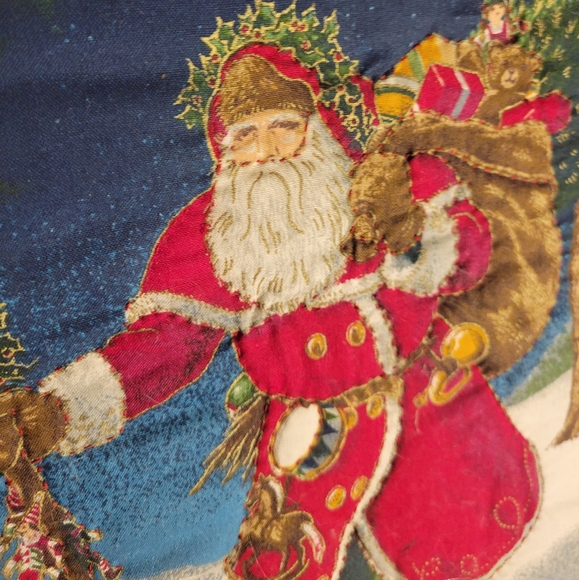 HANDMADE QUILTED TAPESTRY OF SANTA 16" FRAMED. VINTAGE - Picture 4 of 6